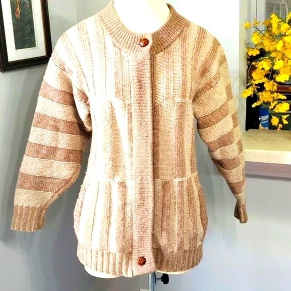 Handmade wool sweater.  Color cream. Guessing a Medium. Zipper closure. - Picture 1 of 13